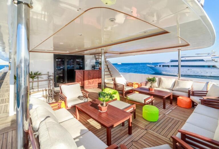 Red Sea Luxury Yacht – Escapes: Unparalleled Luxury Travel